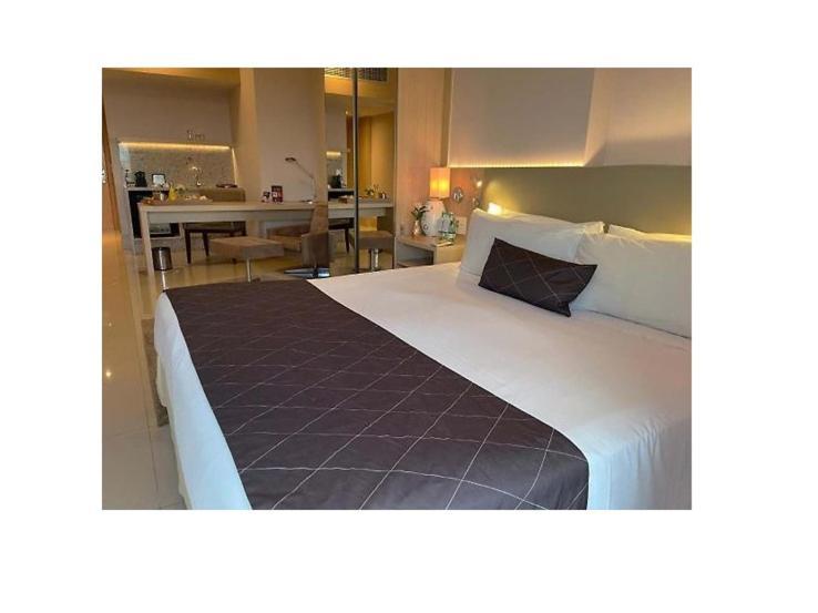 Flat Cullinan Ao Lado Do Shopping B03 * Brasília